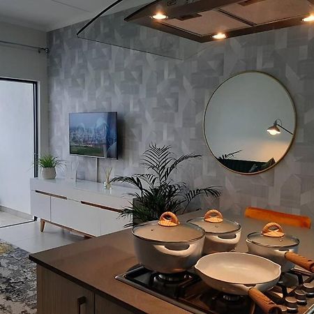 Mikeys Place On New: 2Bed2Bath No.1 With Free Wifinetflix Midrand Εξωτερικό φωτογραφία