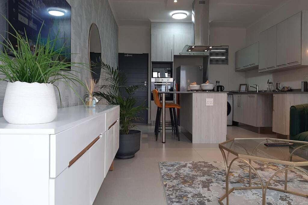 Mikeys Place On New: 2Bed2Bath No.1 With Free Wifinetflix Midrand Εξωτερικό φωτογραφία